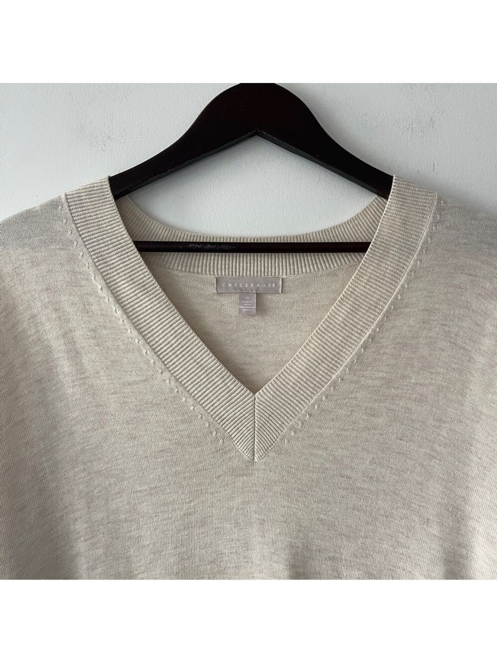 Chelsea28 Cream V-Neck Sweater loose casual office neutral classic lightweight - Picture 3 of 8
